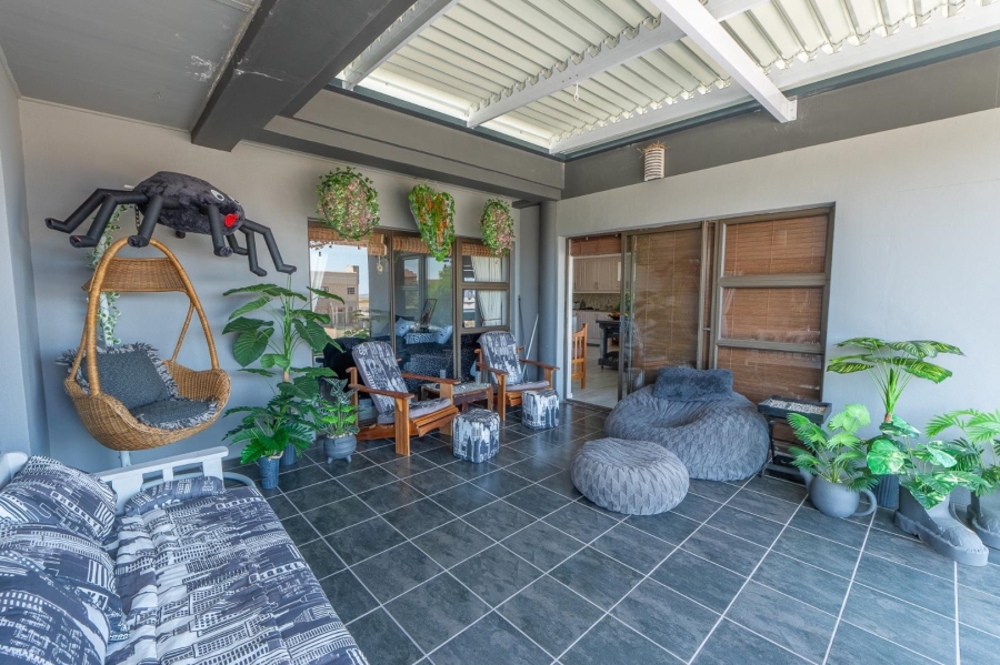 7 Bedroom Property for Sale in Myburgh Park Western Cape